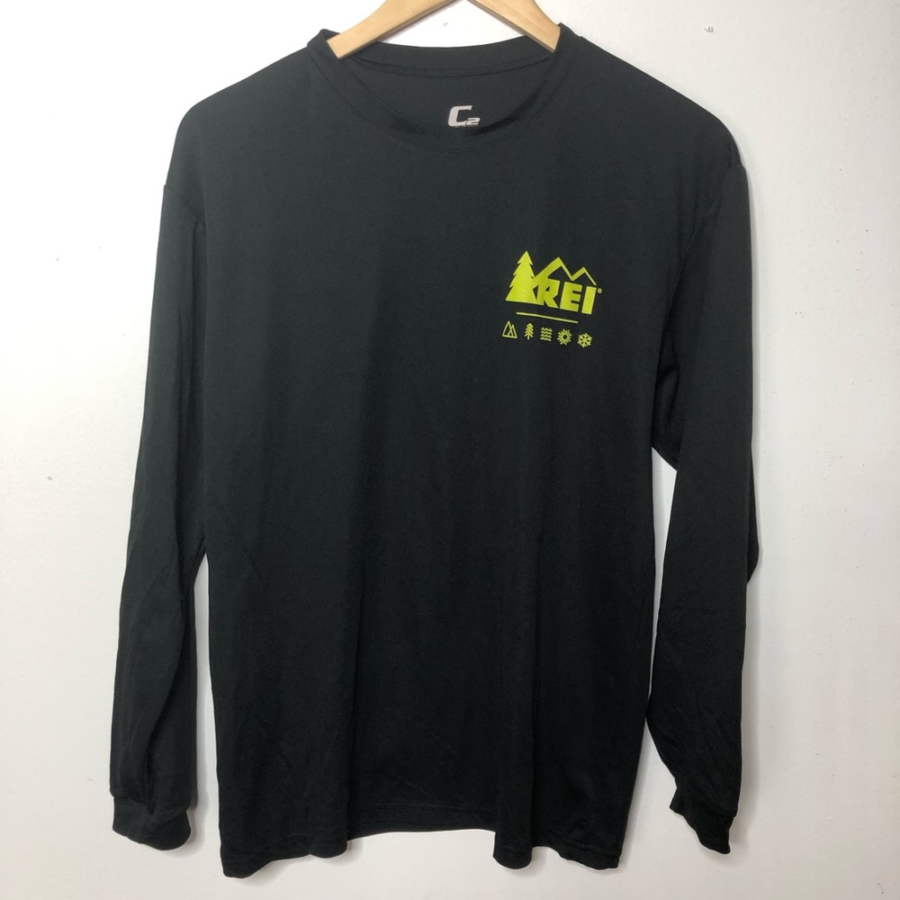 Arei Black long sleeve shirt “staff” spelled out M